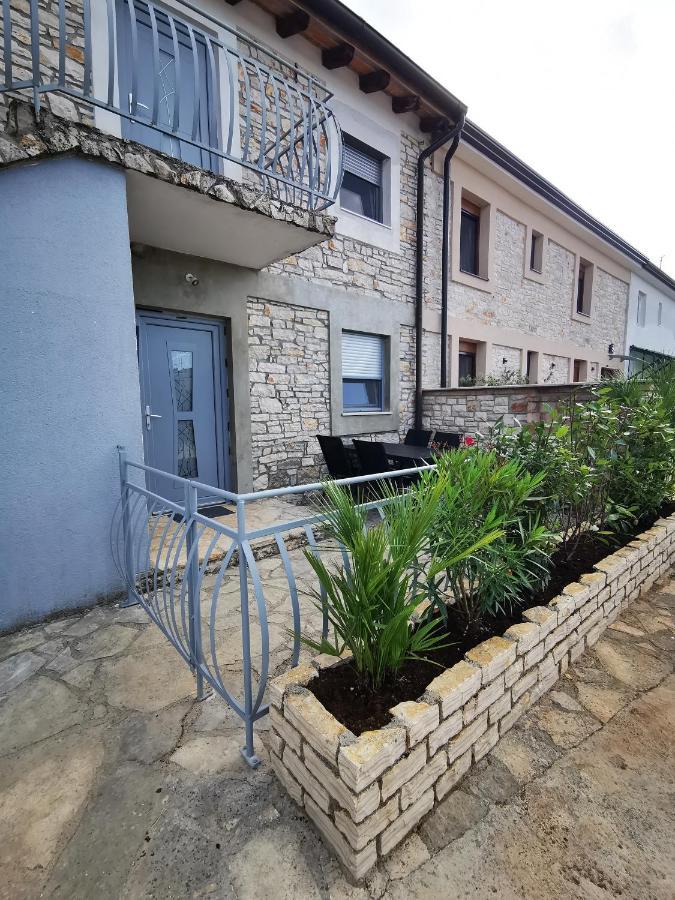 Meressa Paolia Apartments Novigrad Istria المظهر الخارجي الصورة
